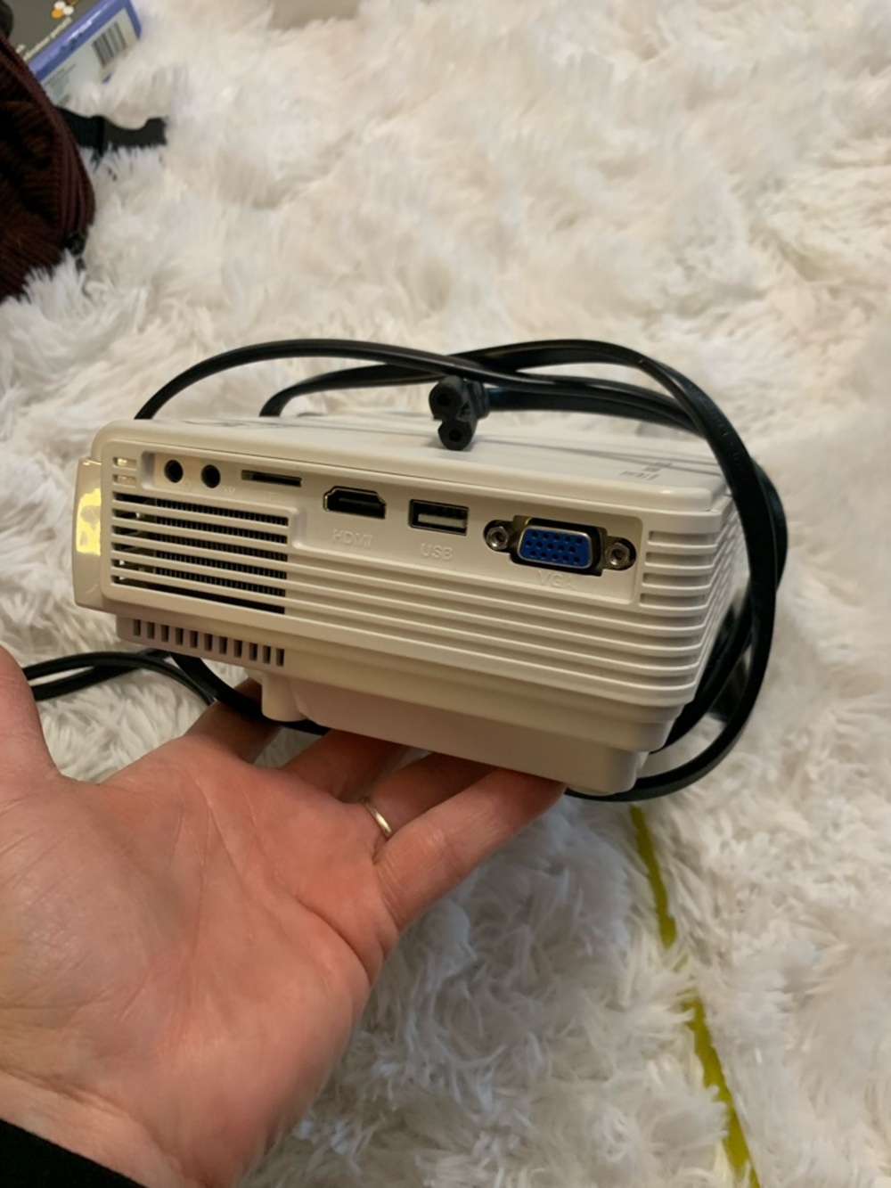 White Portable Projector - Picture 13 of 16